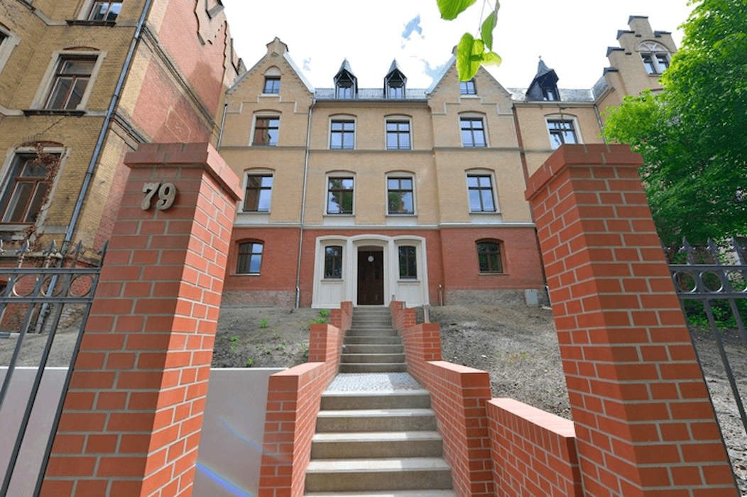 Fassade: Willy-Brandt-Straße 79
